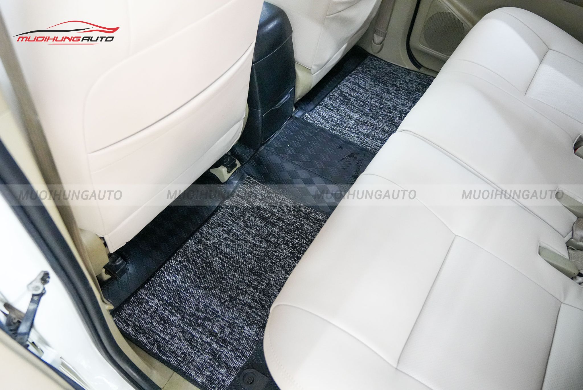 Thảm lót sàn Lavor Toyota Fortuner 2015