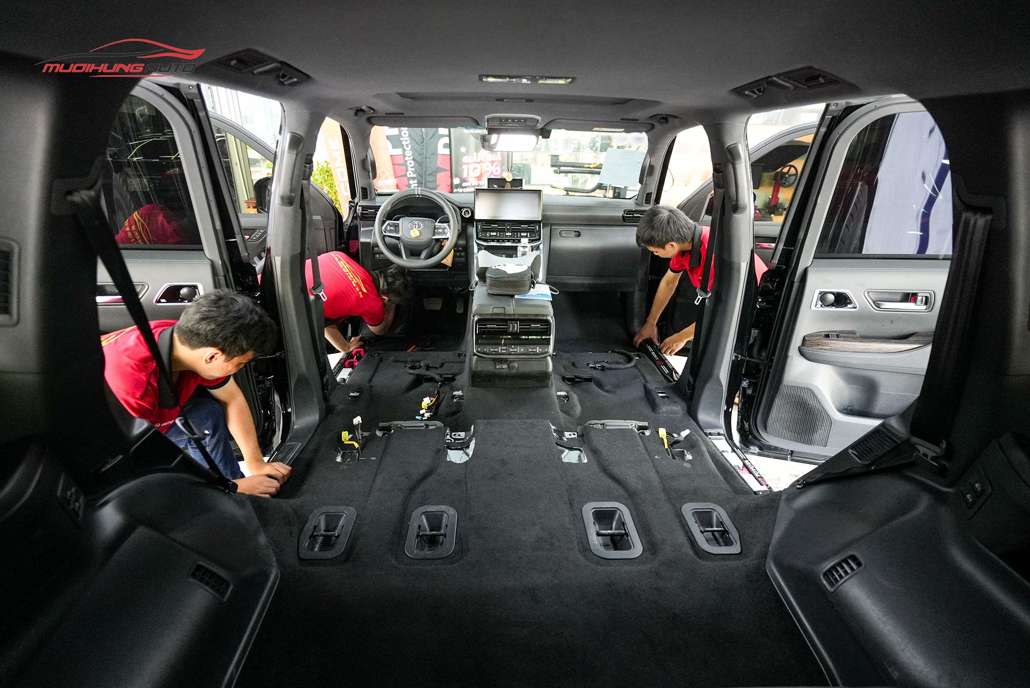 Thảm lót sàn Lavor xe Toyota Land Cruiser LC300