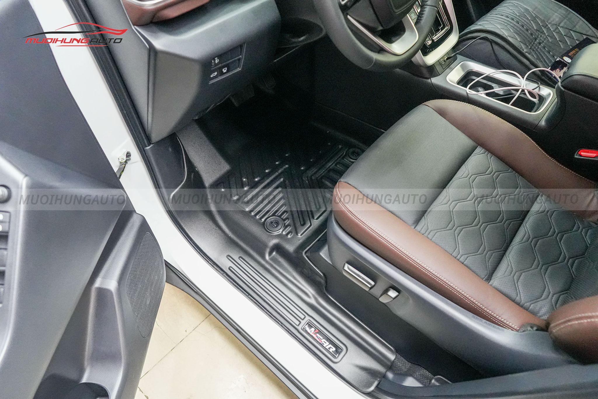 Thảm lót sàn Ncar cho ô tô Toyota Innova Cross 2024