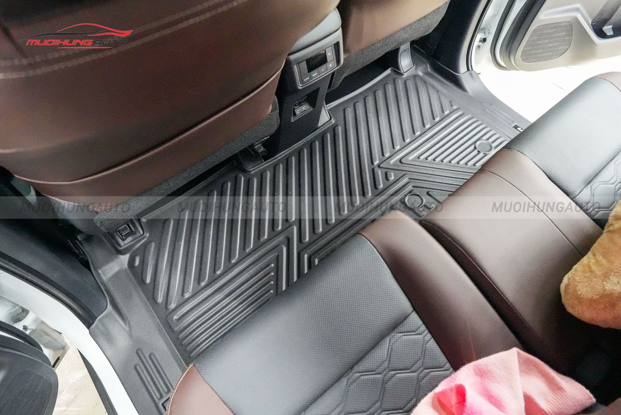 Thảm lót sàn Ncar cho Toyota Innova Cross 2024