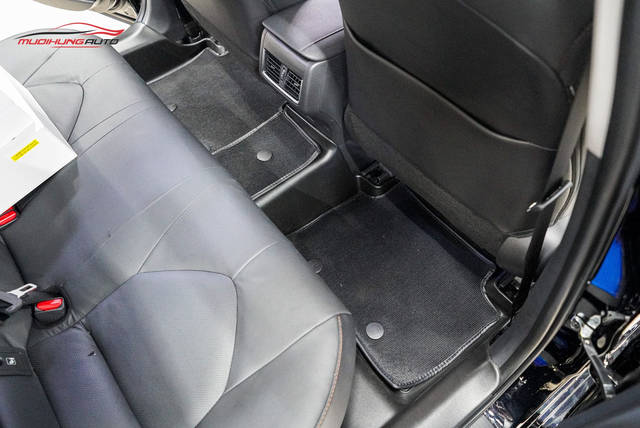 Thảm lót sàn Ncar hàng ghế 2 cho xe Toyota Camry 2022