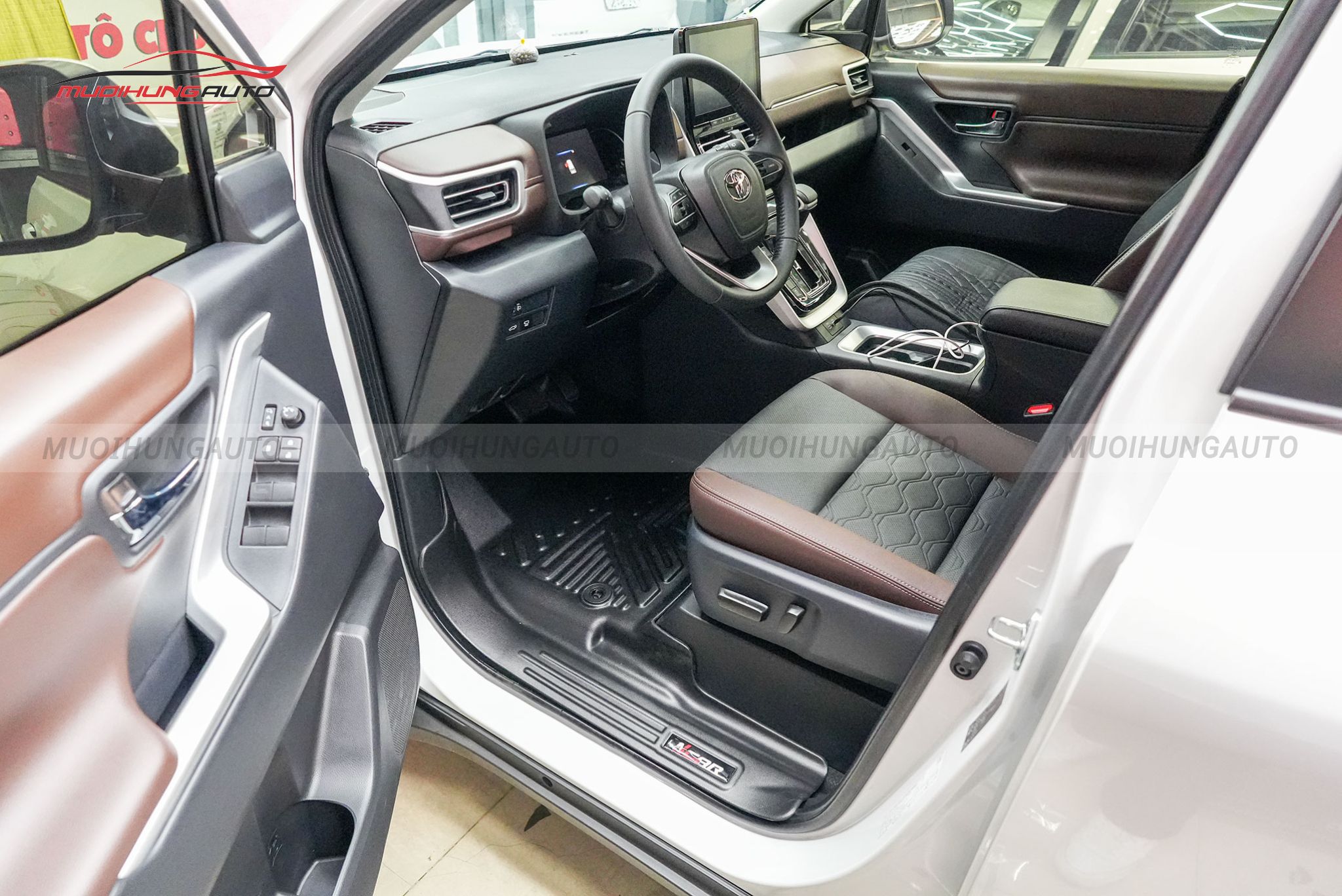Thảm lót sàn Ncar ô tô Toyota Innova Cross 2024
