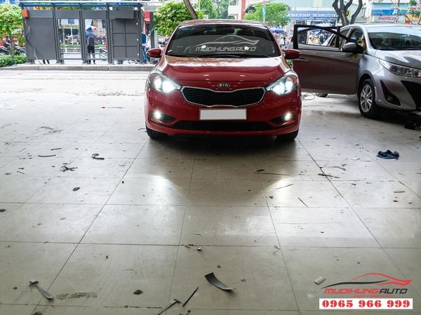 Thay bóng Led Pha và độ bi gầm xe Kia K3 02