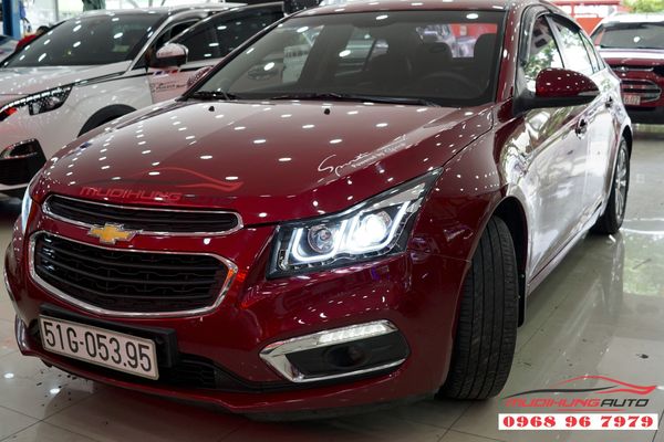 Thay đèn  pha nguyên cụm Chevrolet Cruze 2017 giá rẻ 01