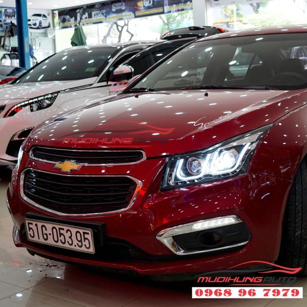 Thay đèn  pha nguyên cụm Chevrolet Cruze 2017 giá rẻ 03