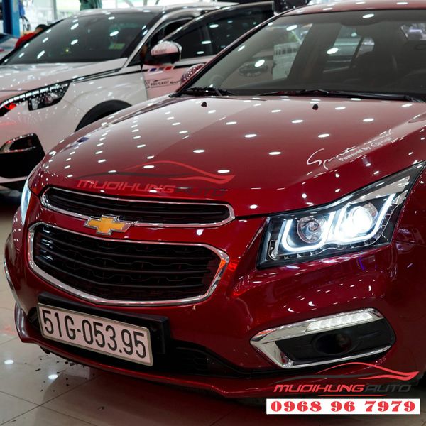 Thay đèn  pha nguyên cụm Chevrolet Cruze 2017 giá rẻ 08