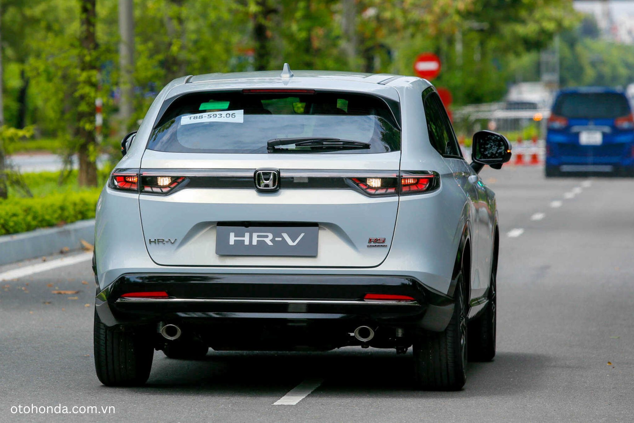 Honda HR-V 2025 thiết kế hiệu ứng 3D chạy dọc đuôi xe