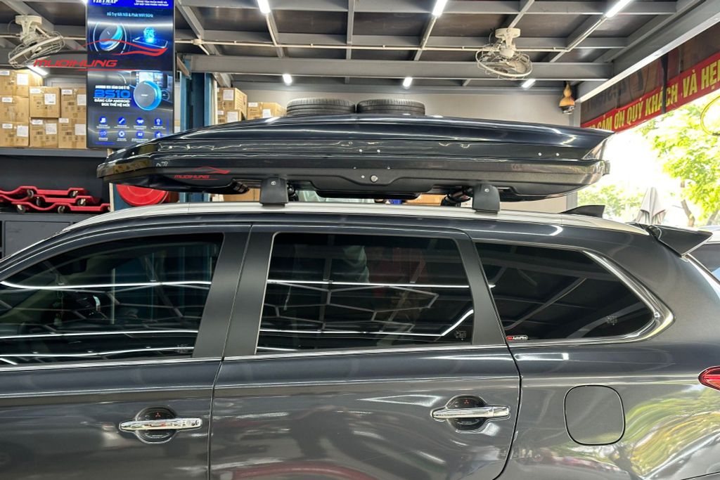 Thùng đựng đồ trên nóc xe ô tô 700L