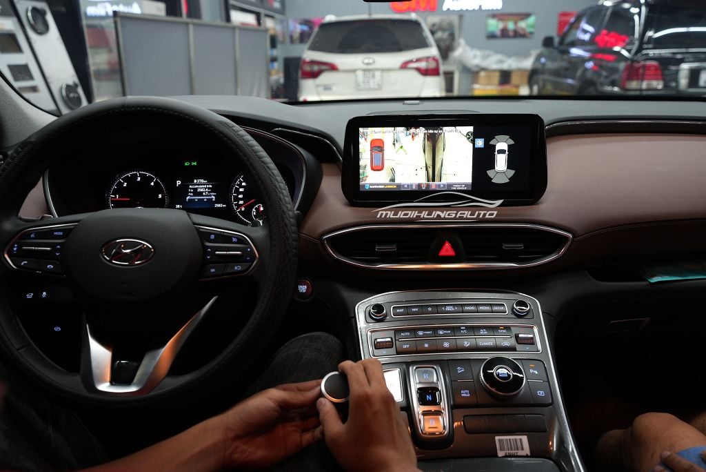 Top 6 Những Món Đồ Chơi Tiện Ích Cho Xe Hyundai Santafe 2022
