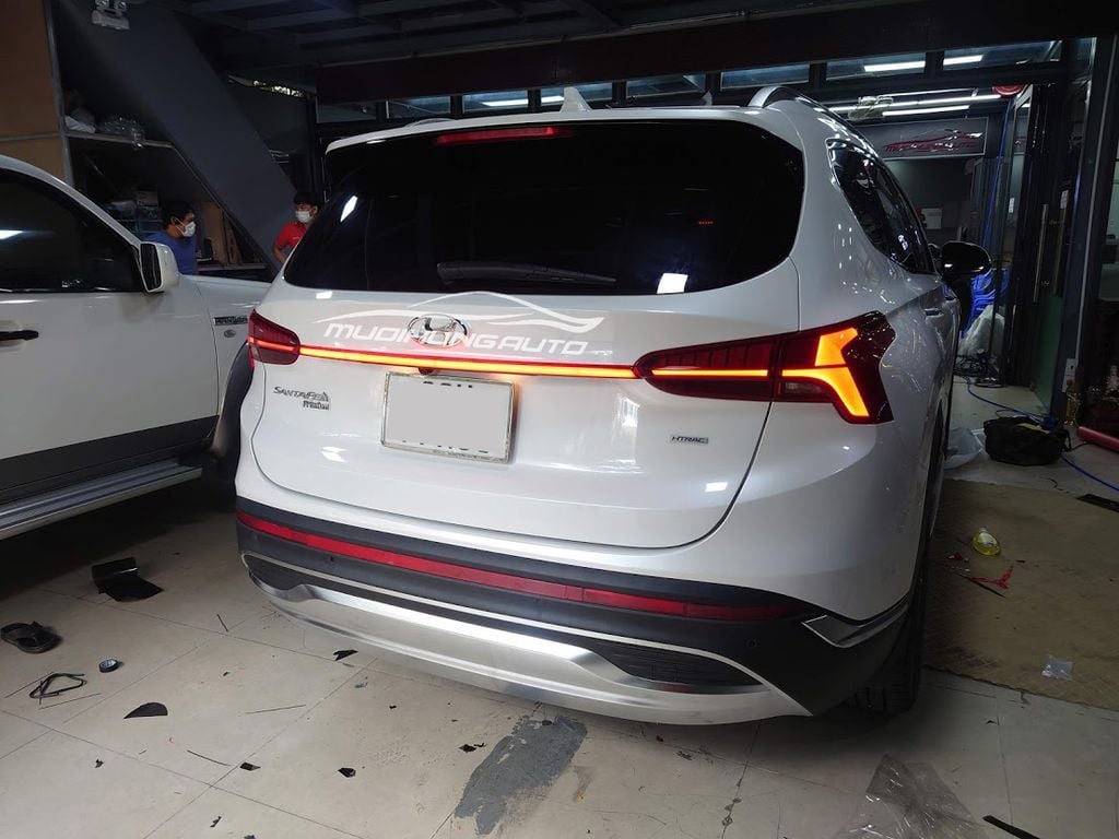 Top 6 Những Món Đồ Chơi Tiện Ích Cho Xe Hyundai Santafe 2022