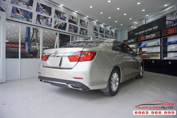 Toyota Camry 2.0 độ thành Lexus đẳng cấp 10
