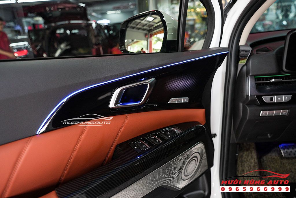 Những Món Phụ Kiện Cao Cấp Cho Xe Kia Carnival