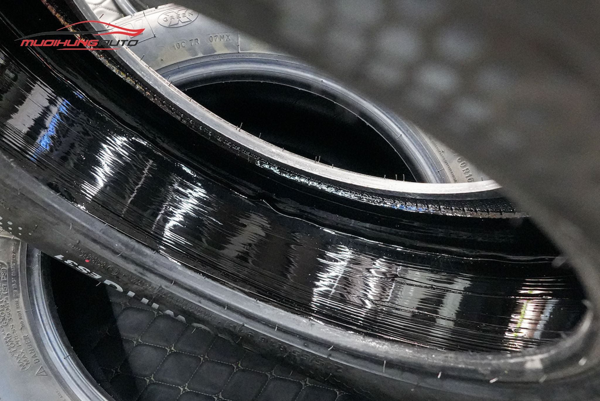 Tráng lốp chống đinh cho Hyundai Accent 2024