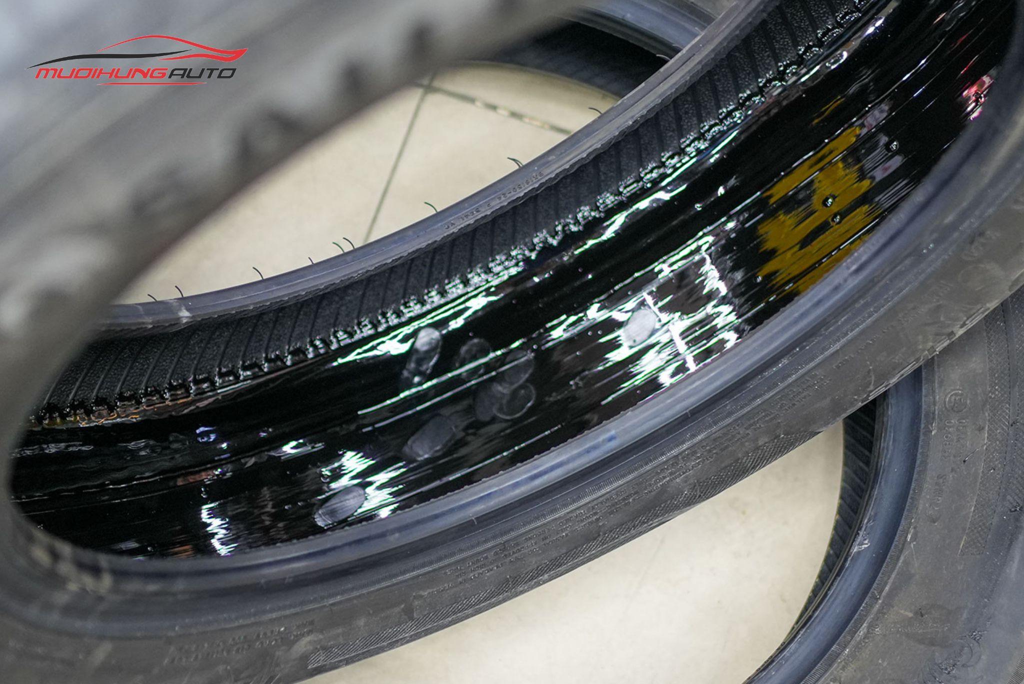 Tráng lốp chống đinh cho Mitsubishi Attrage 2015