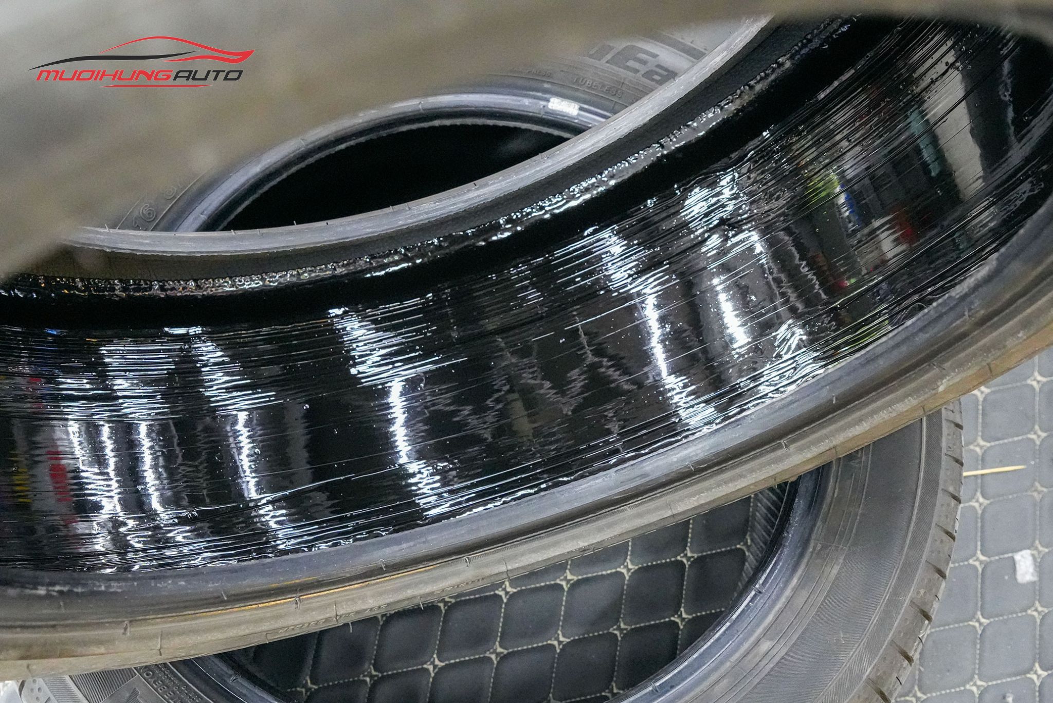 Tráng lốp chống đinh cho Mitsubishi Grandis