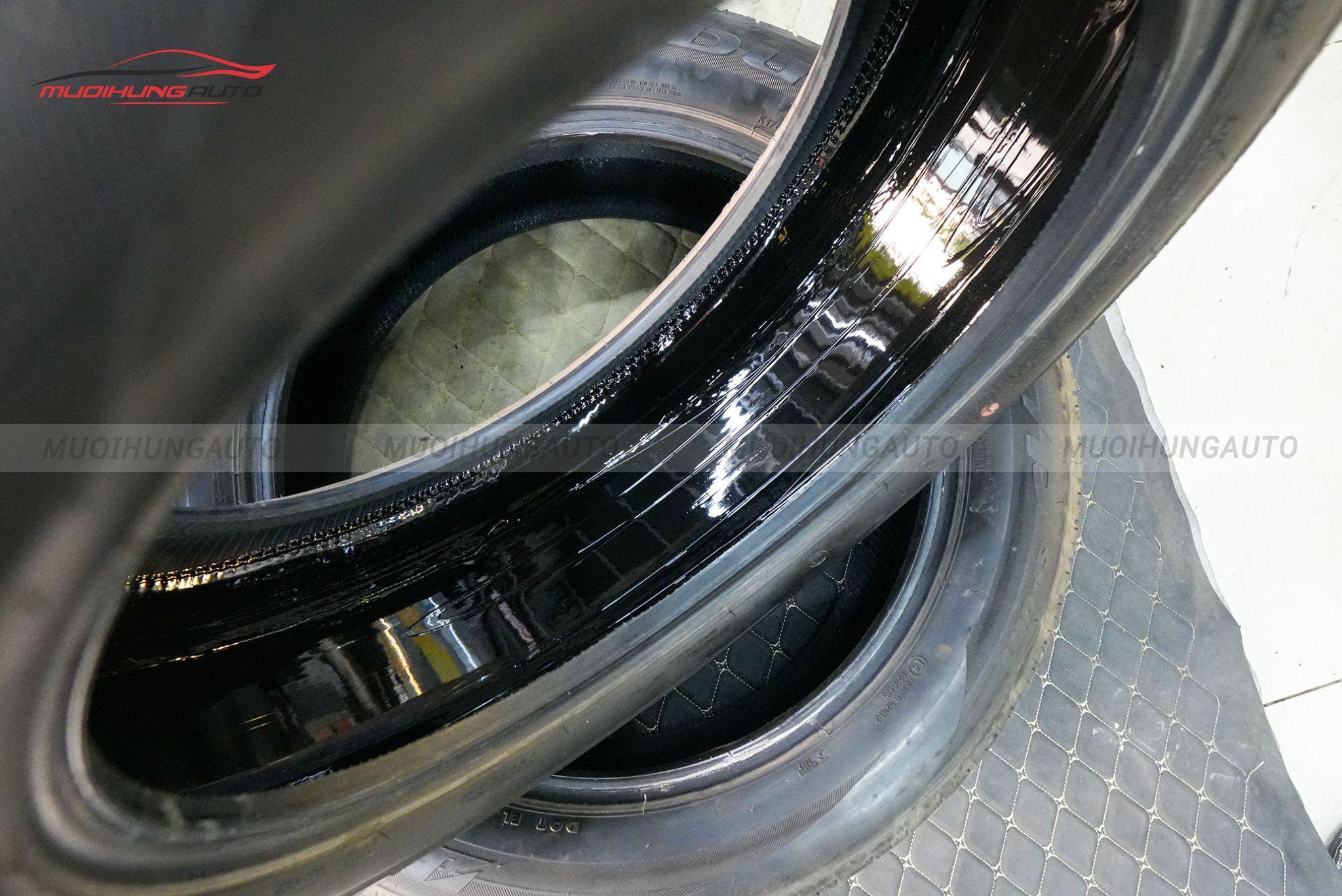 Tráng lốp chống đinh ô tô Subaru Forester 2024