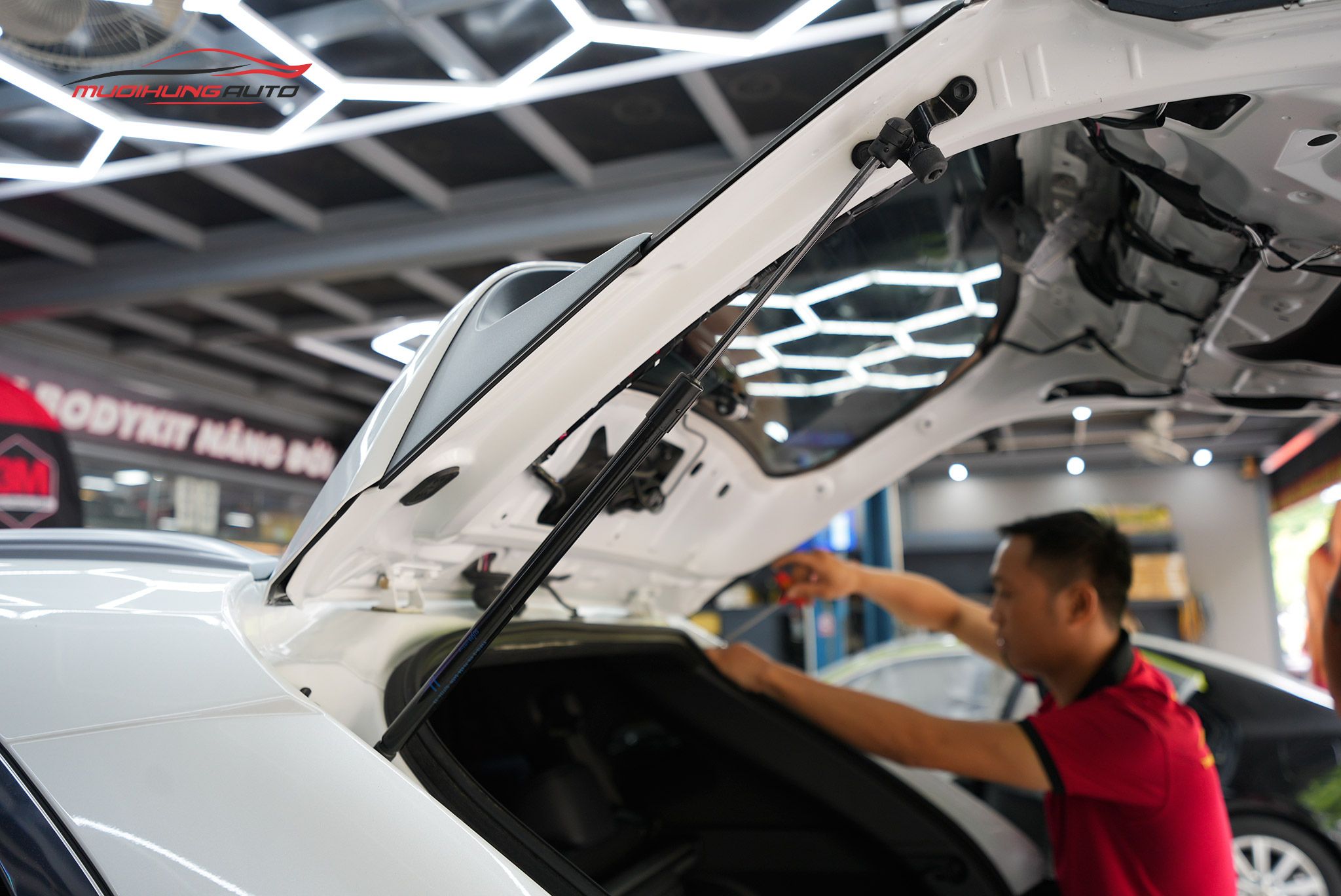 Trước khi lắp đặt cốp điện ô tô Yaris Cross 2024