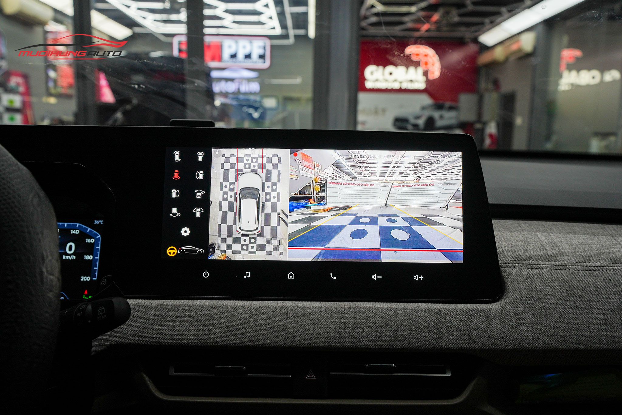Tương thích hoàn hảo với màn hình trung tâm của xe