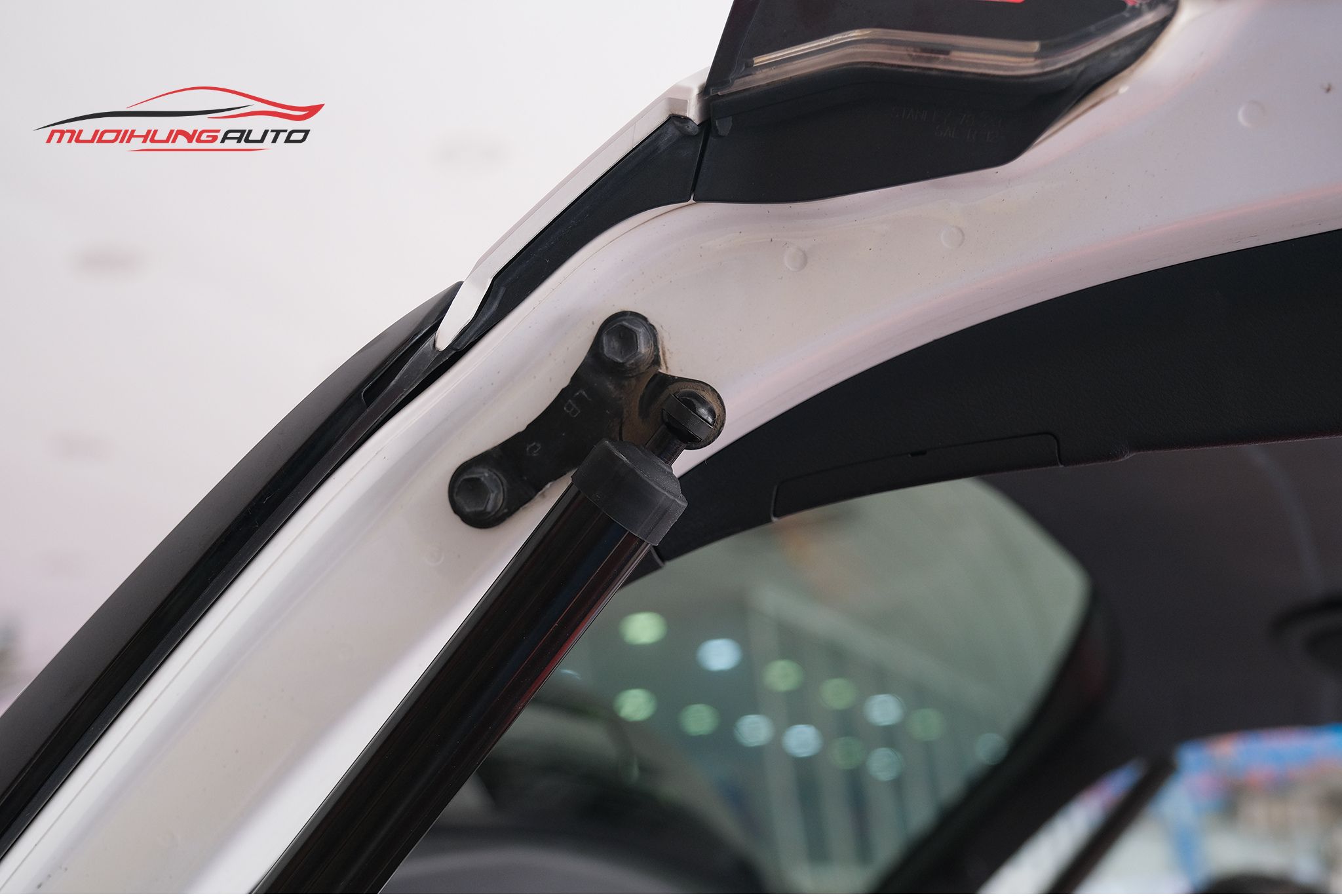 Ty cốp điện ô tô Lexus NX200T