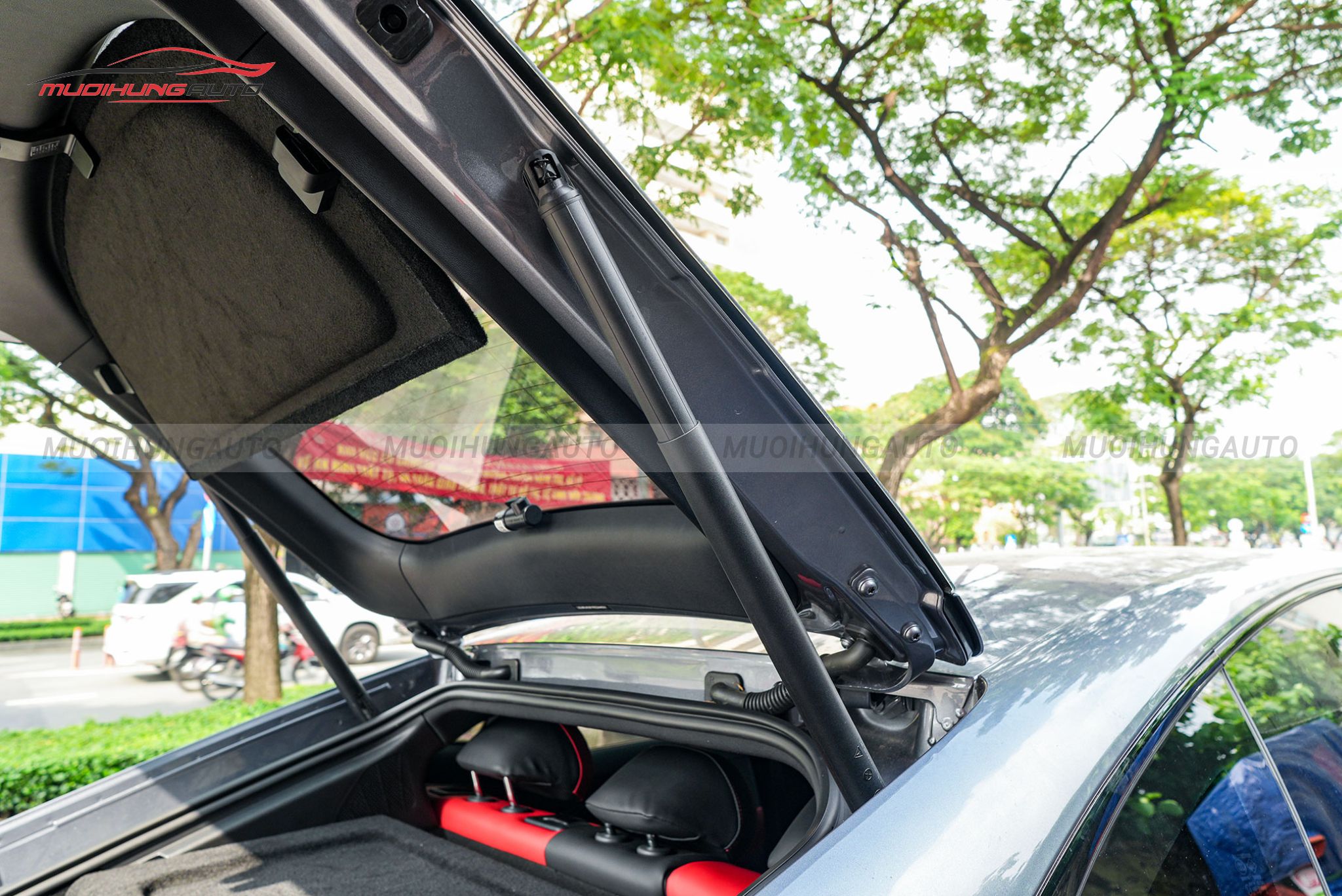 Ty cốp điện ô tô MG MG7 2024