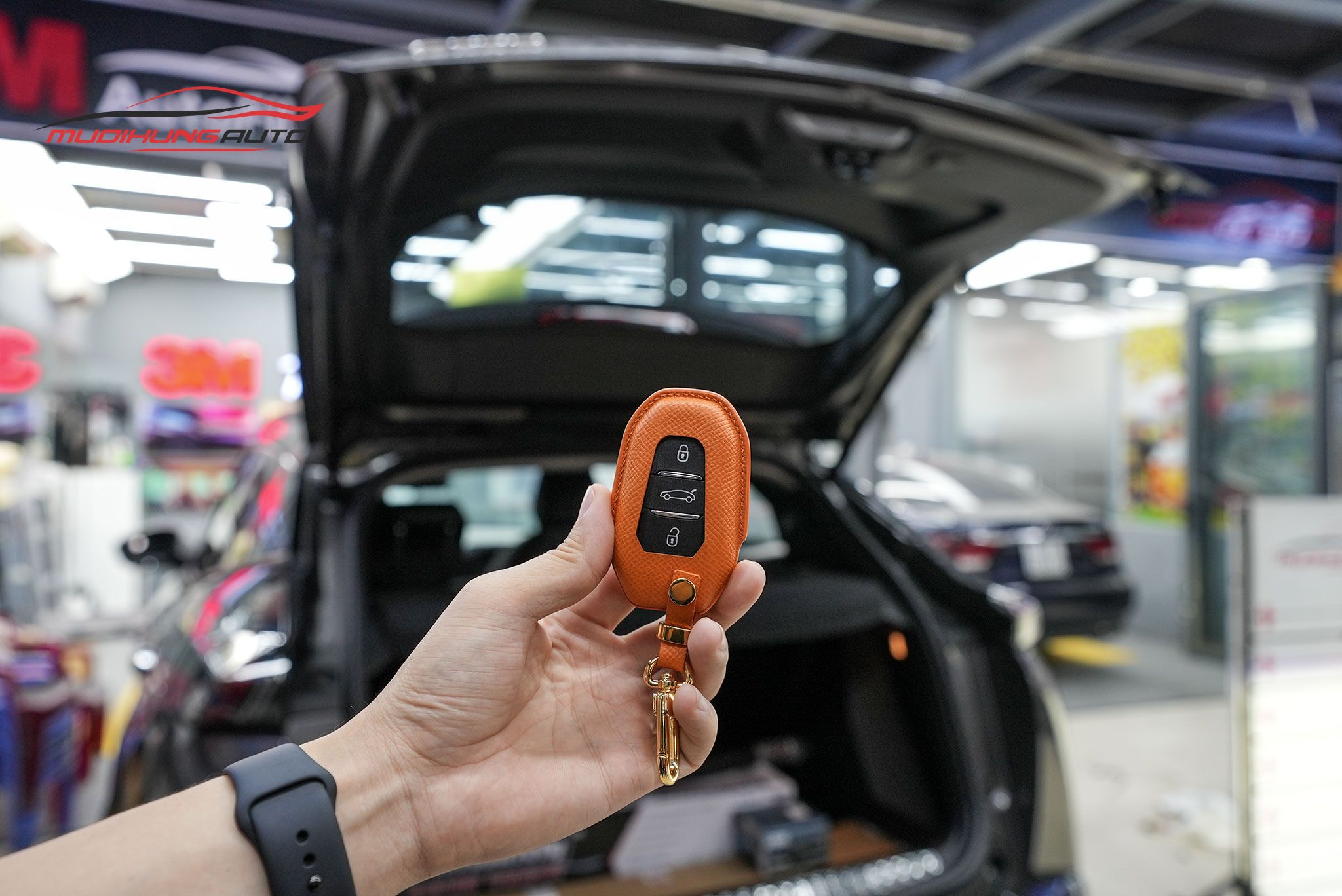 Ty cốp điện ô tô Peugeot 2008