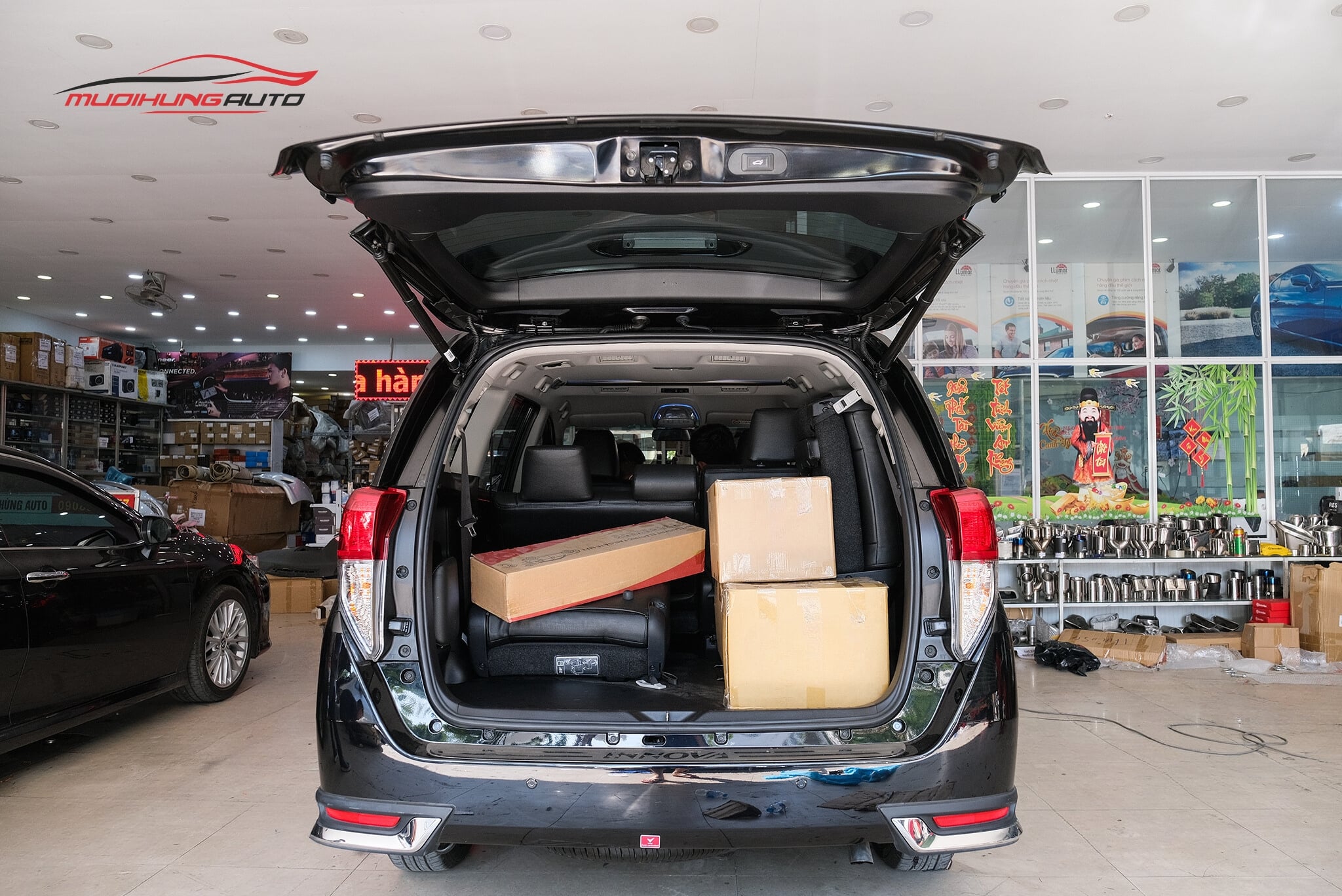 Ty cốp điện ô tô Toyota Innova