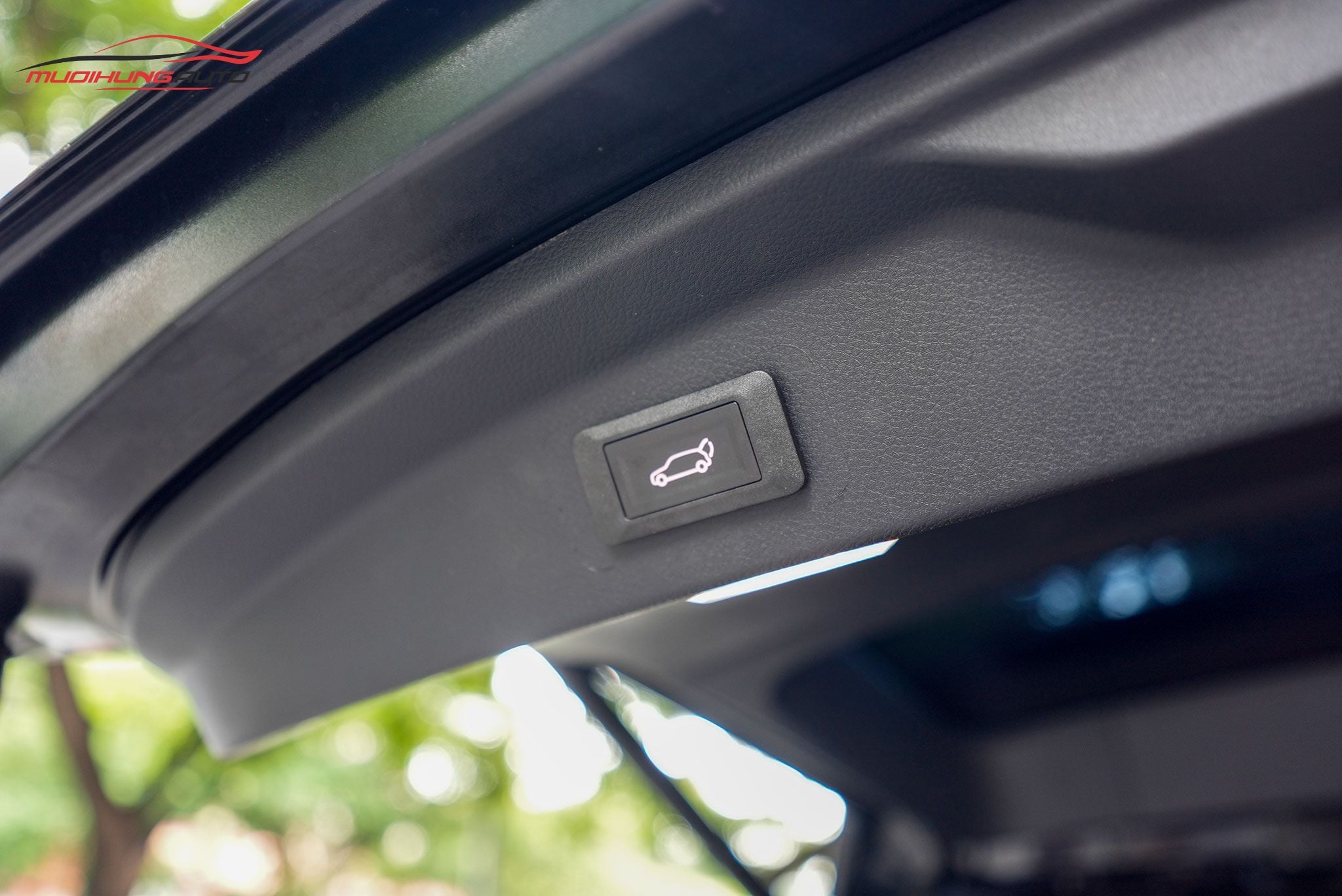 Ty cốp điện xe hơi Ford Everest Next-Gen 2023