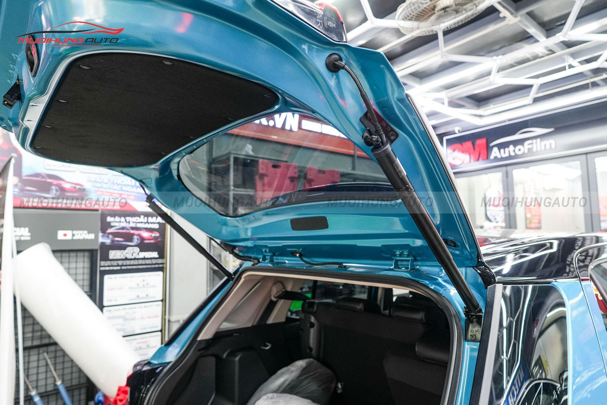 Ty cốp điện xe hơi Toyota Raize 2024