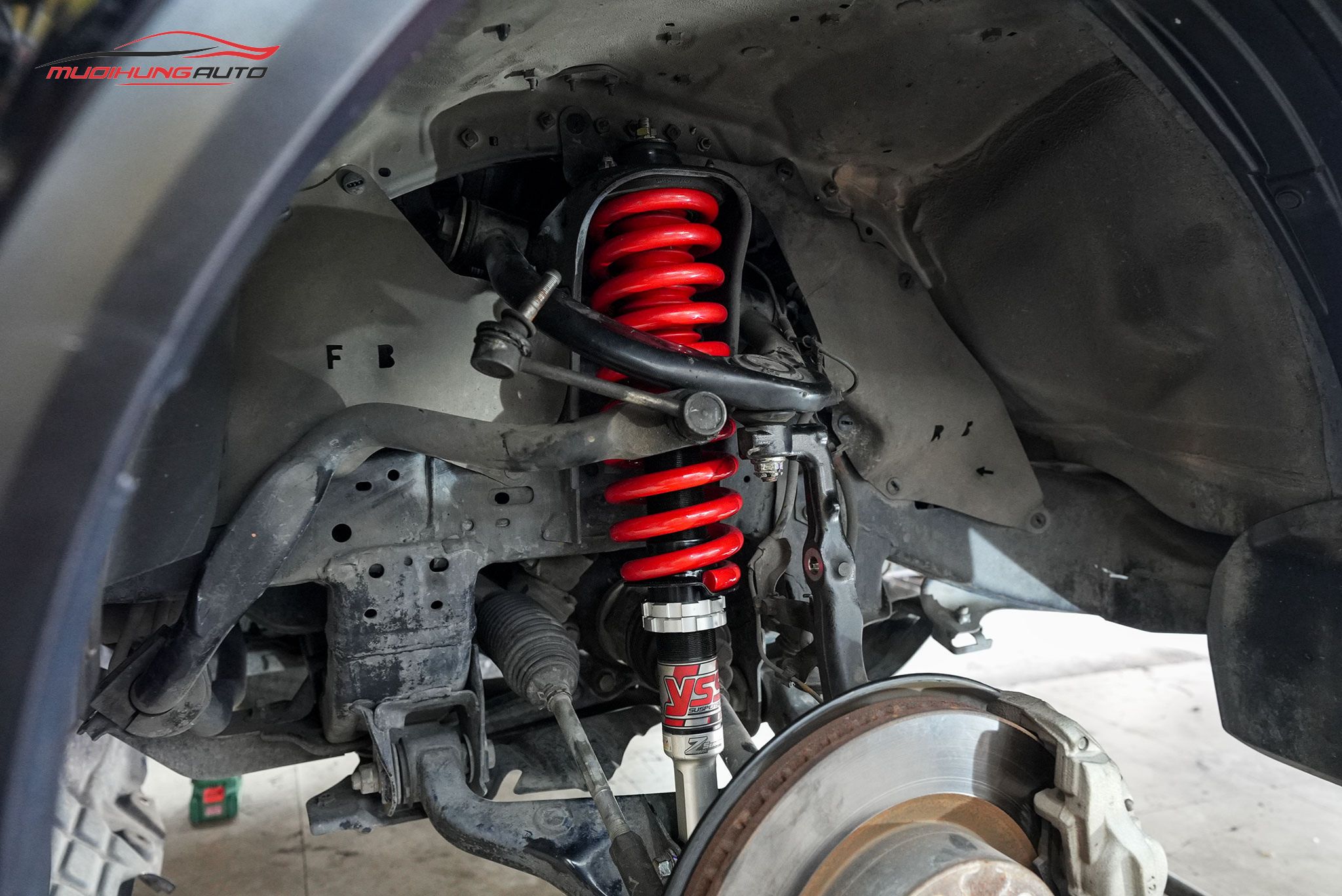 Lắp Phuộc Giảm Xóc YSS Cho Xe Toyota Fortuner 2020