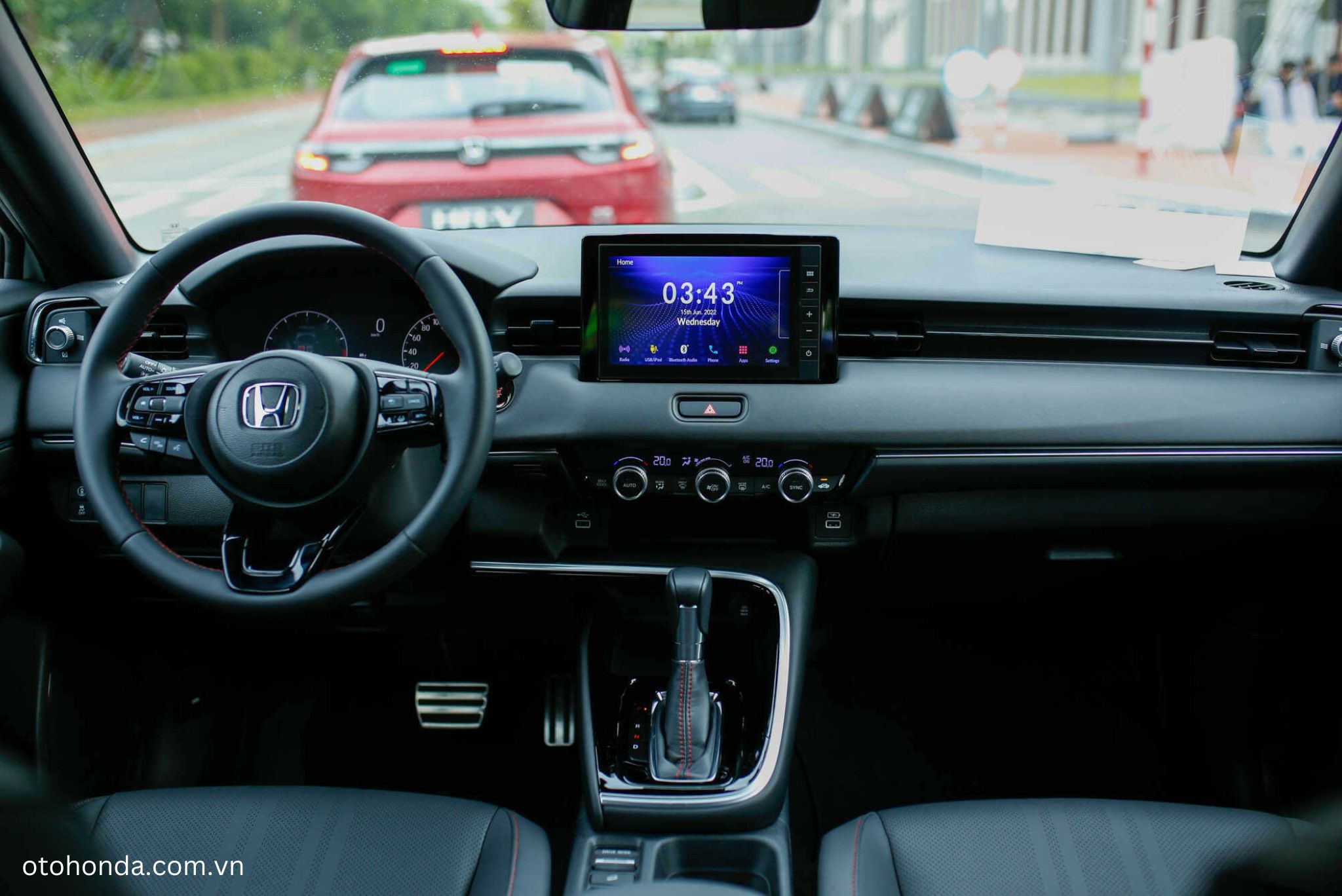 Honda HR-V 2025 thiết kế vô lăng 3 chấu bọc da