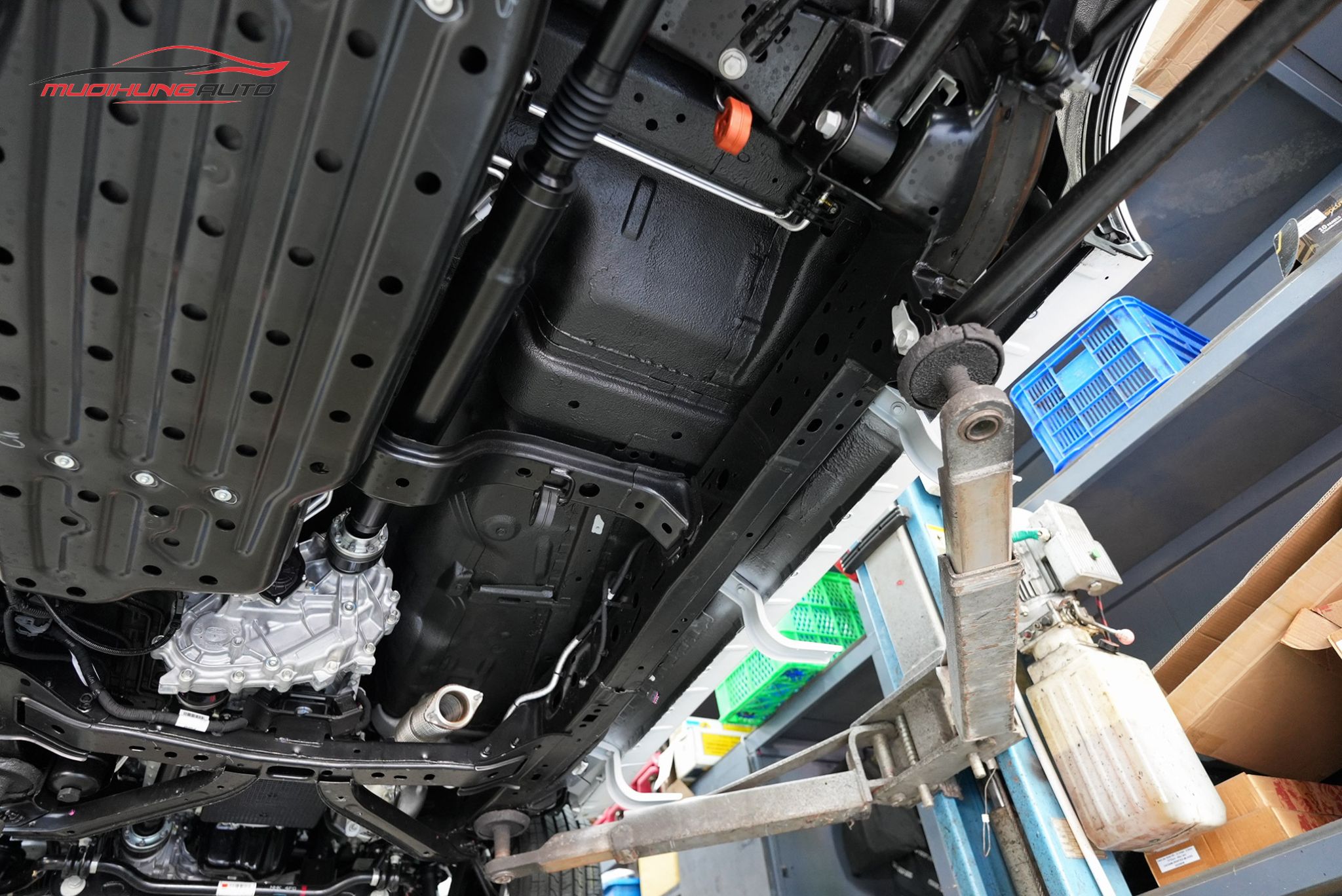 Phủ Gầm Xe Ford Everest 2024