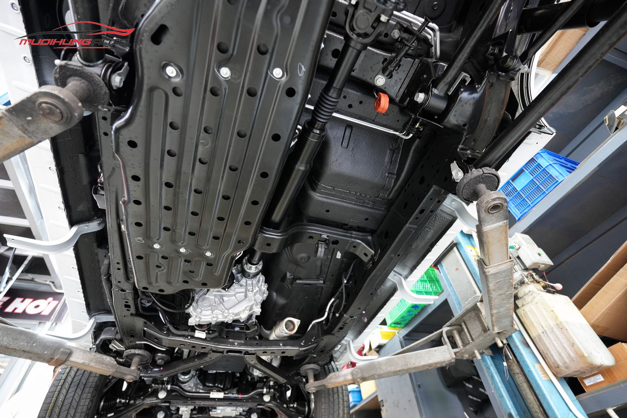 Phủ Gầm Xe Ford Everest 2024