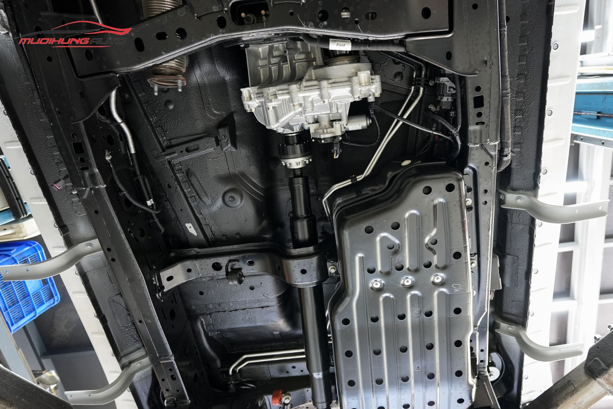 Phủ Gầm Xe Ford Everest 2024