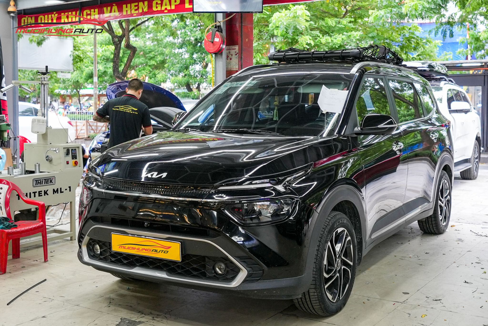Lắp baga mui Yaki 129cm CP-439 cho Kia Carens 2023