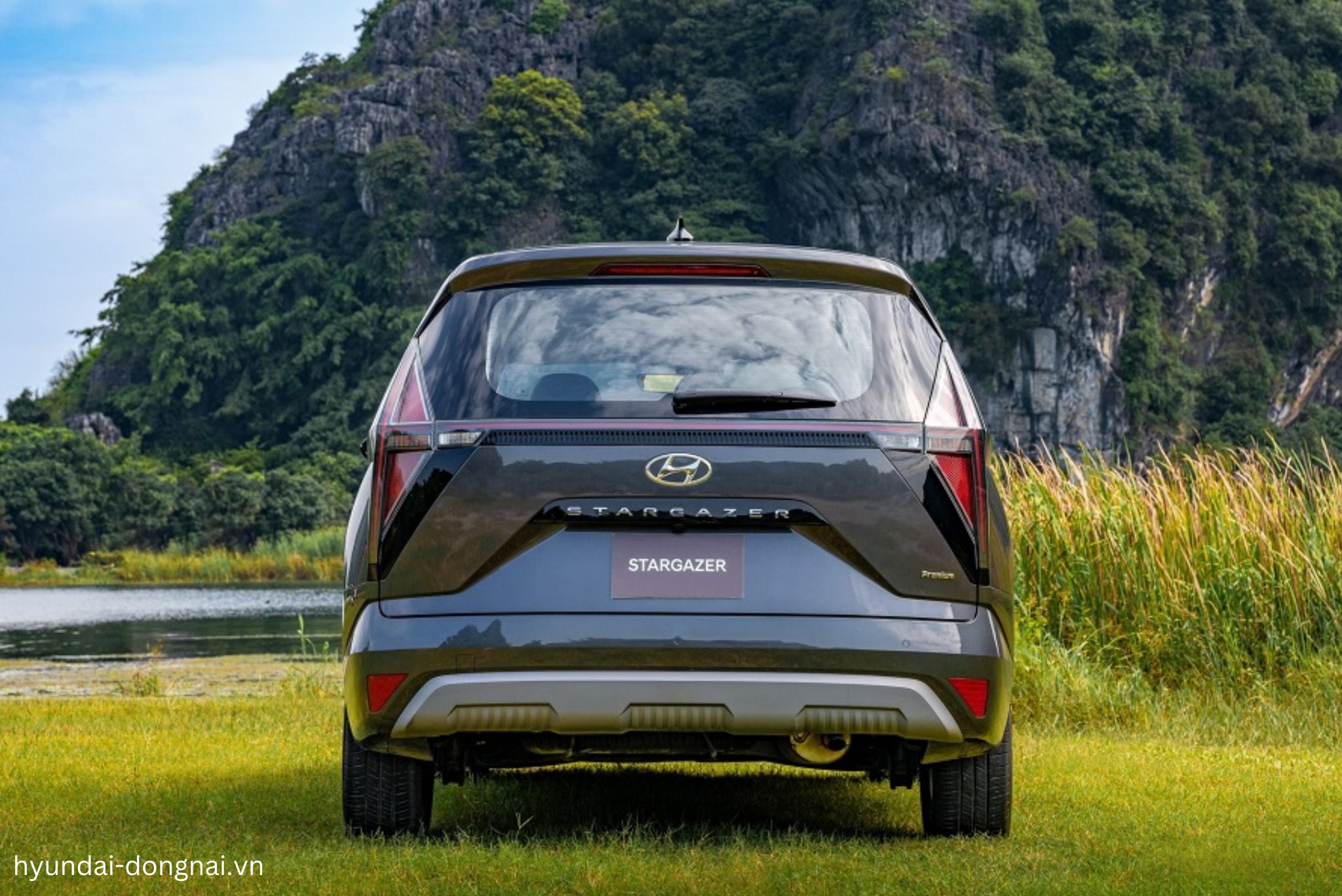 Hyundai Stargazer 2025 với thiết kế đuôi xe mạnh mẽ