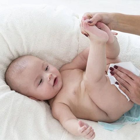 Những dấu hiệu giúp mẹ nhận biết bé bị hăm tã