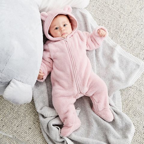 Những lý do khiến da bé dễ bị nổi mẩn trong mùa đông