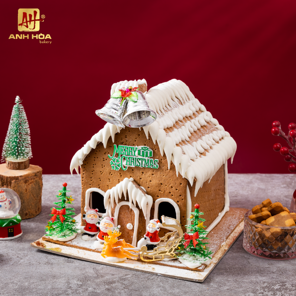 Mùa Giáng sinh sắp đến, hãy ghé qua Anh Hòa Bakery để cùng đón chào bằng một chiếc nhà bánh gừng tươi ngon cùng những người thân yêu. Hãy cảm nhận sự ấm áp và niềm vui đang đong đầy trong không khí Giáng sinh.