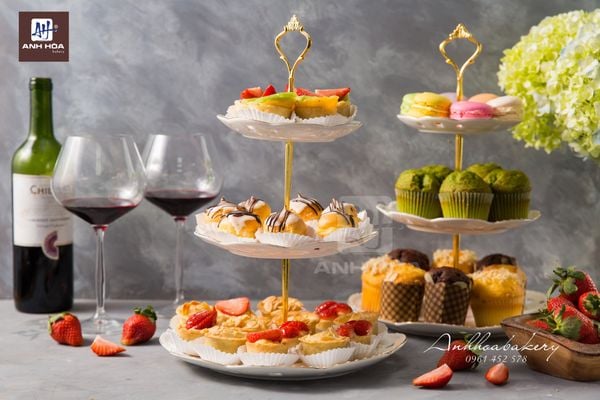 anh-hao-bakery-tiec-tra