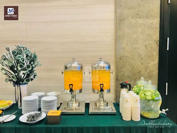 anh-hao-bakery-tiec-tra