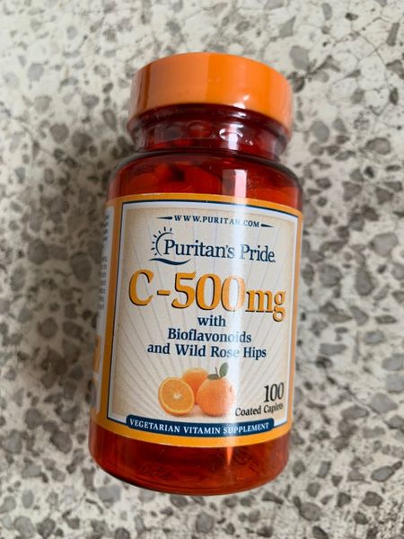 vien-uong-bo-sung-vitamin-C của Mỹ-Puritans-Pride-Vitamin-C-500mg-co-tot-khong