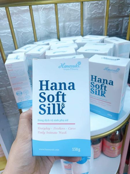 phan-hoi-ve-dung-dich-ve-sinh-phu-khoa-Hana Soft-Silk