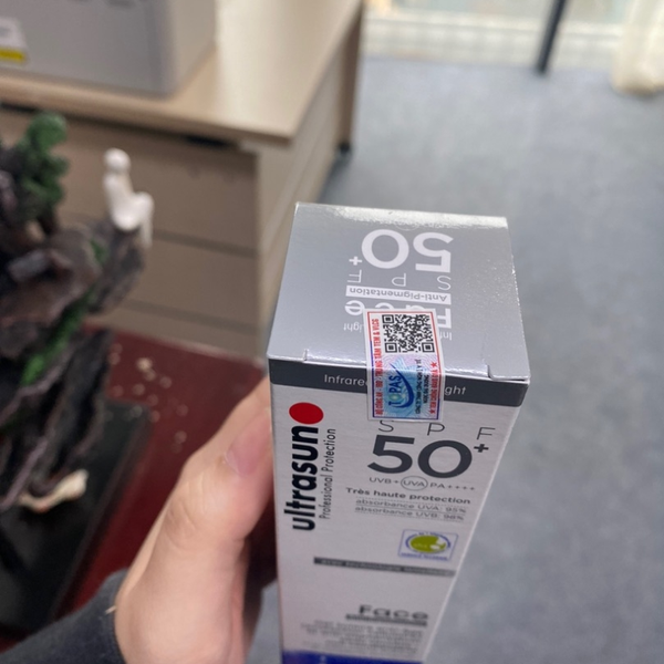 Kem chống nắng Ultrasun SPF 50