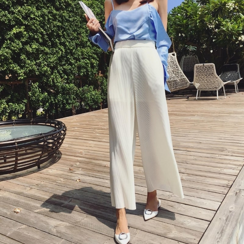 Bật mí bí quyết chọn và mix quần culottes cho người gầy