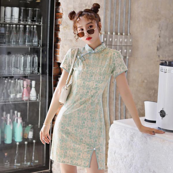Học từ A đến Z cách mặc sườn xám đẹp không thua minh tinh xứ Trung