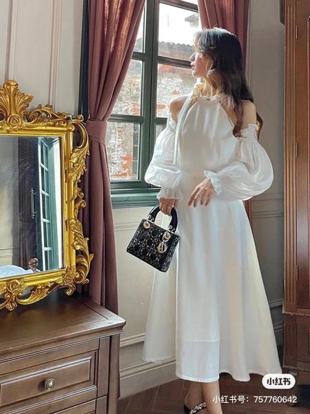 Sét váy cổ yếm màu trắng tinh khôi phối chân váy xếp ly siêu xinh giúp nàng  nổi bật dự tiệc đi chơi siêu xinh  Shopee Việt Nam