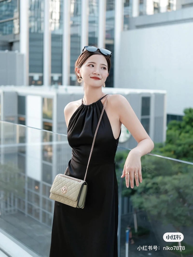 Váy yếm 2 dây vải jean, váy bò dáng dài chun lưng co dãn phong cách Hàn  Quốc nanastore - Chân váy | ThờiTrangNữ.vn