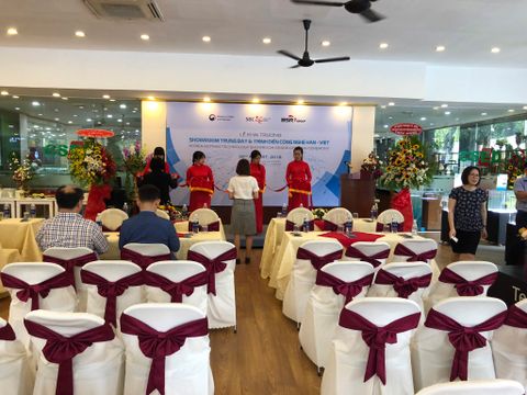 Khai trương showroom trưng bày và trình diễn công nghệ Hàn - Việt