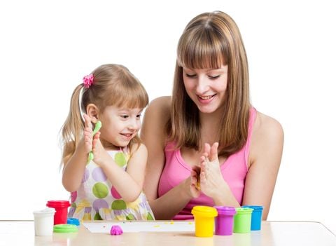 Mách mẹ 4 bước để những giờ chơi với trẻ luôn vui vẻ và hữu ích