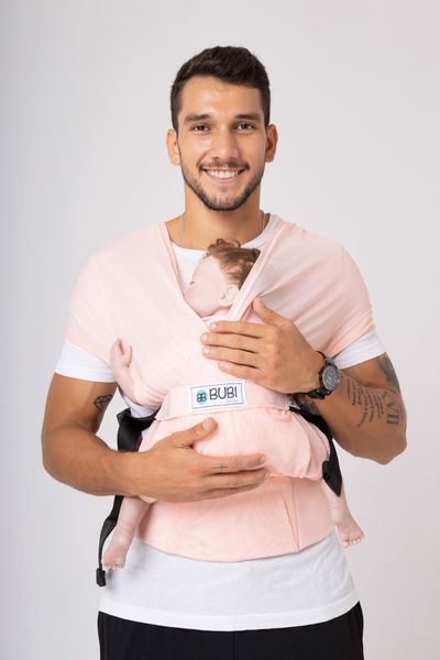 Hỏi – Đáp: Địu vải baby sling cho bé có tốt hay không?